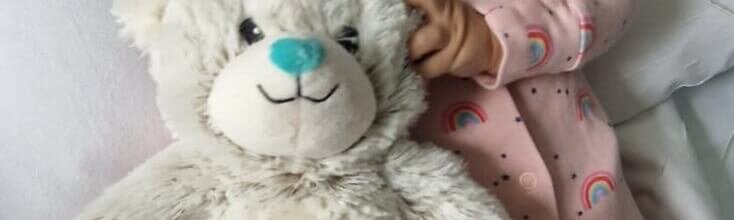 We thought she just had a cold” – Baby Melody’s cancer diagnosis shocked her family – now cuddles from a special teddy is helping comfort the brave baby from Poole in Dorset